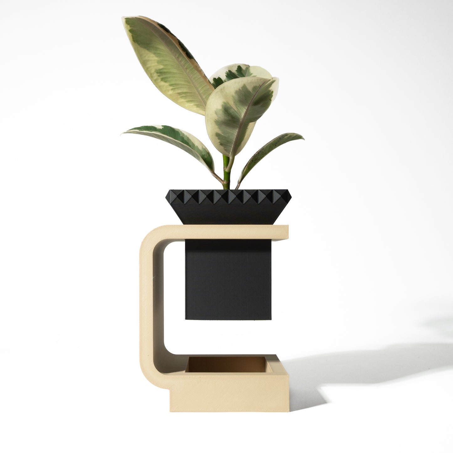 The Daka Interior Planter Pot