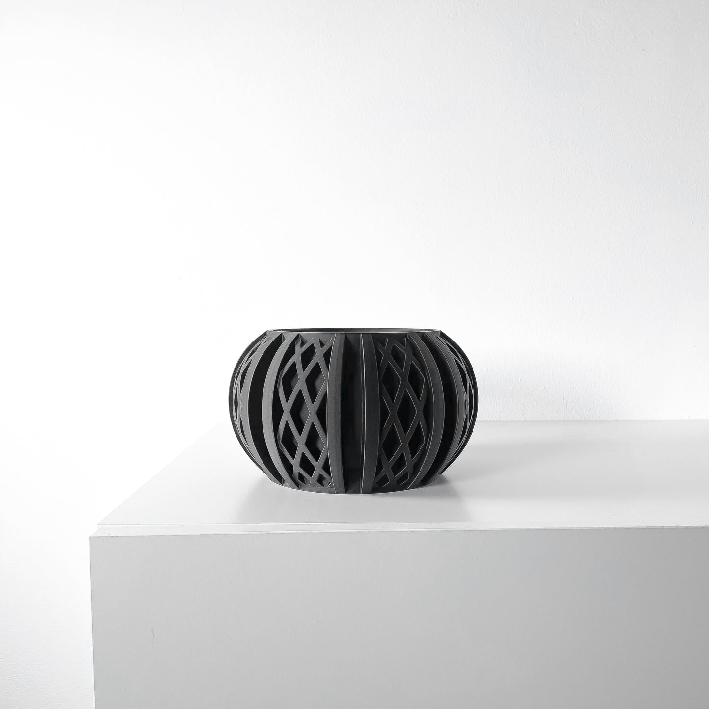 The Quivon Interior Planter Pot with Drainage Tray
