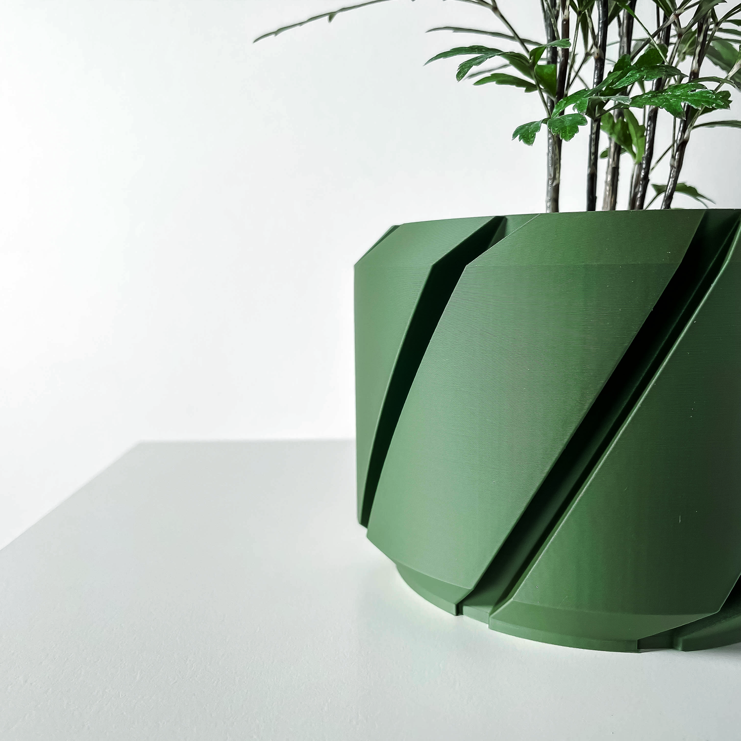 The Cens Interior Planter Pot with Drainage Tray