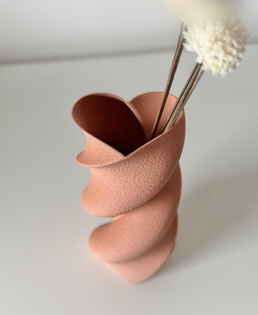 HEART TWIST vase
