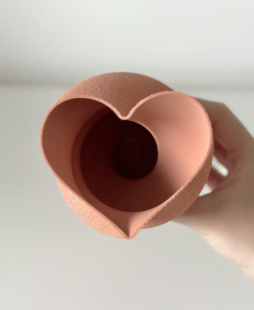 HEART TWIST vase