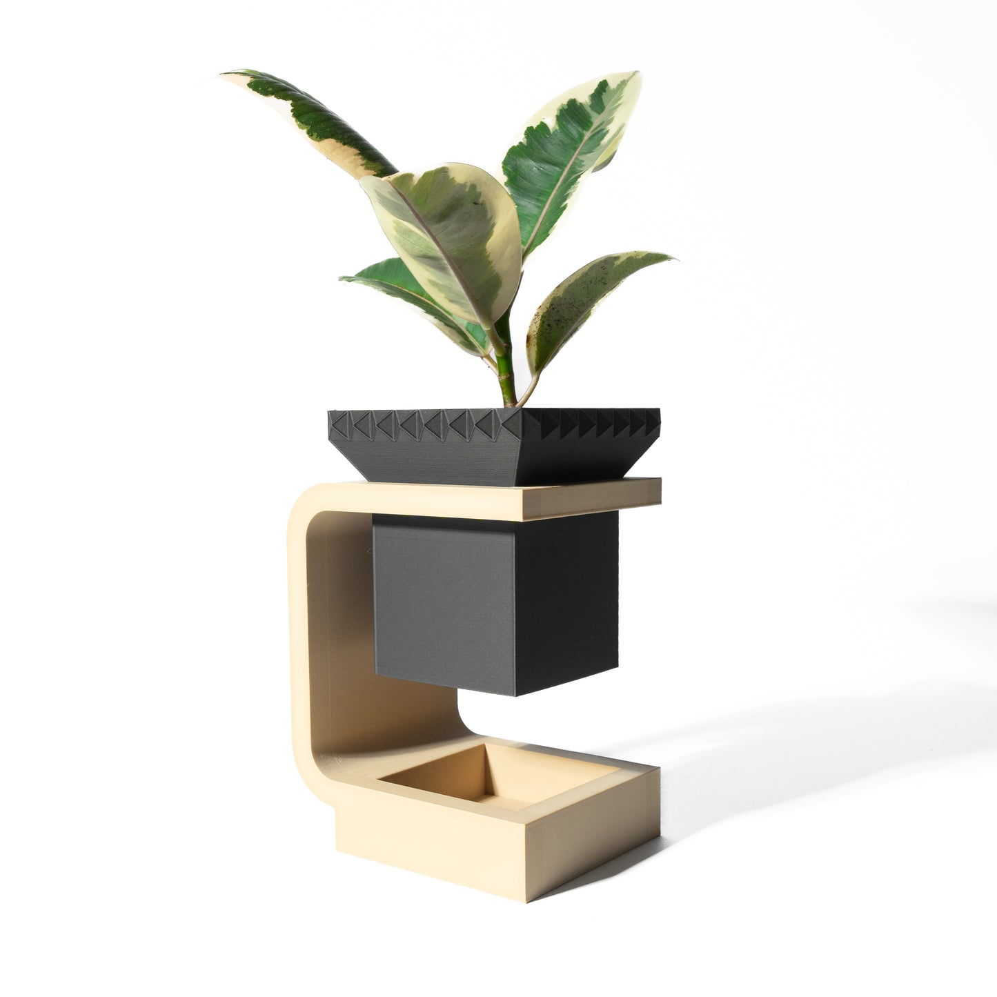 The Daka Interior Planter Pot