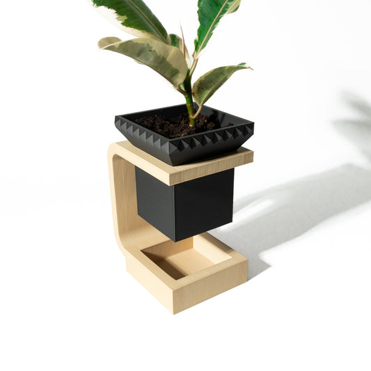 The Daka Interior Planter Pot