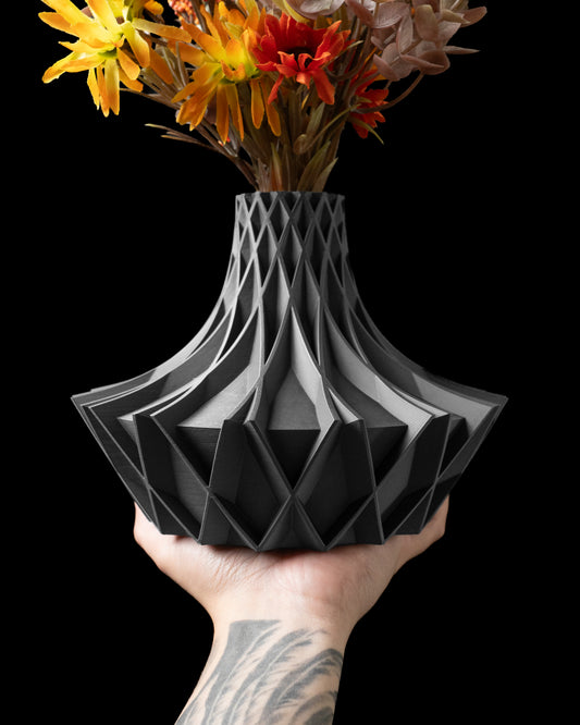 The Arkan Short Vase