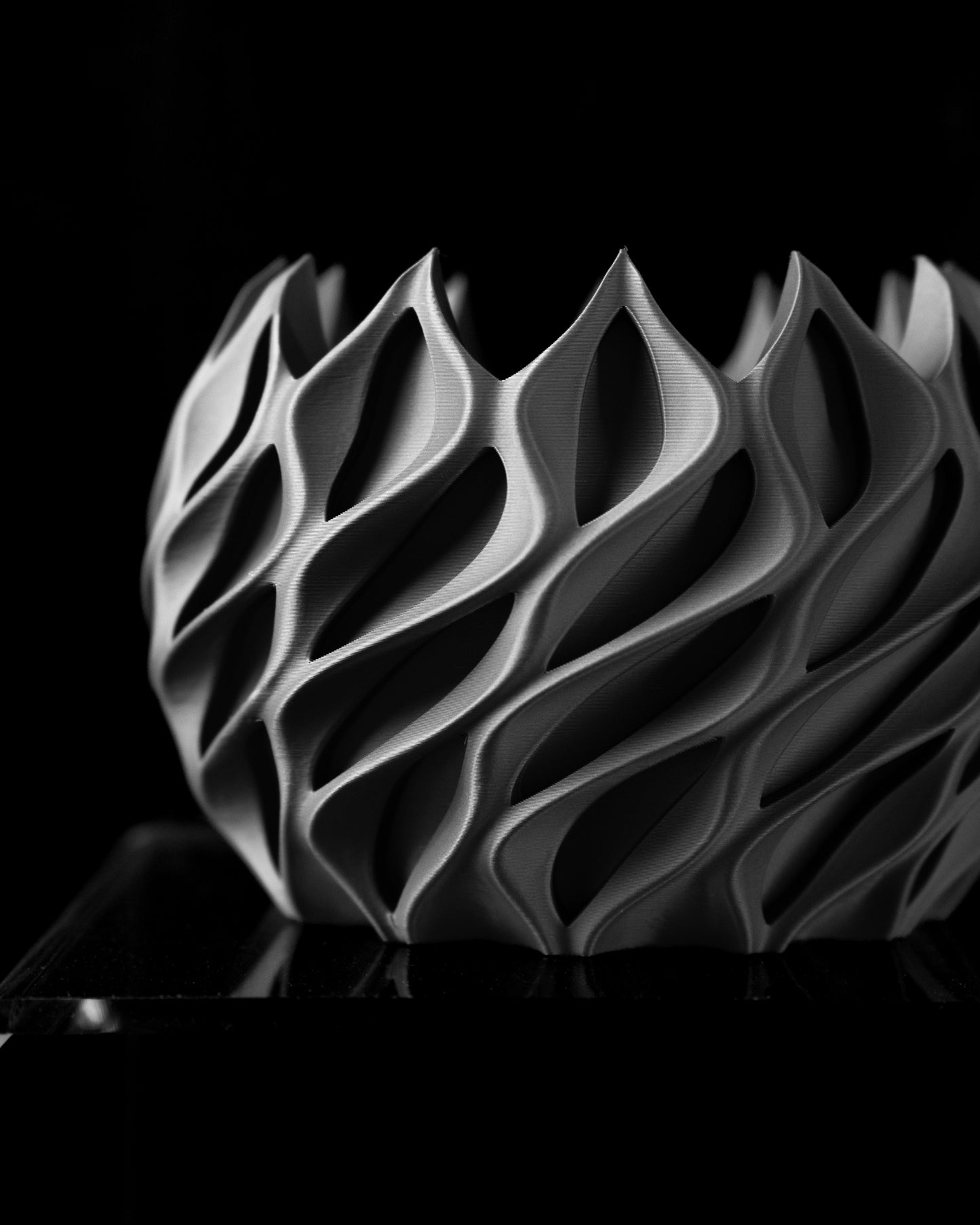 Twisted interior Planter Pot