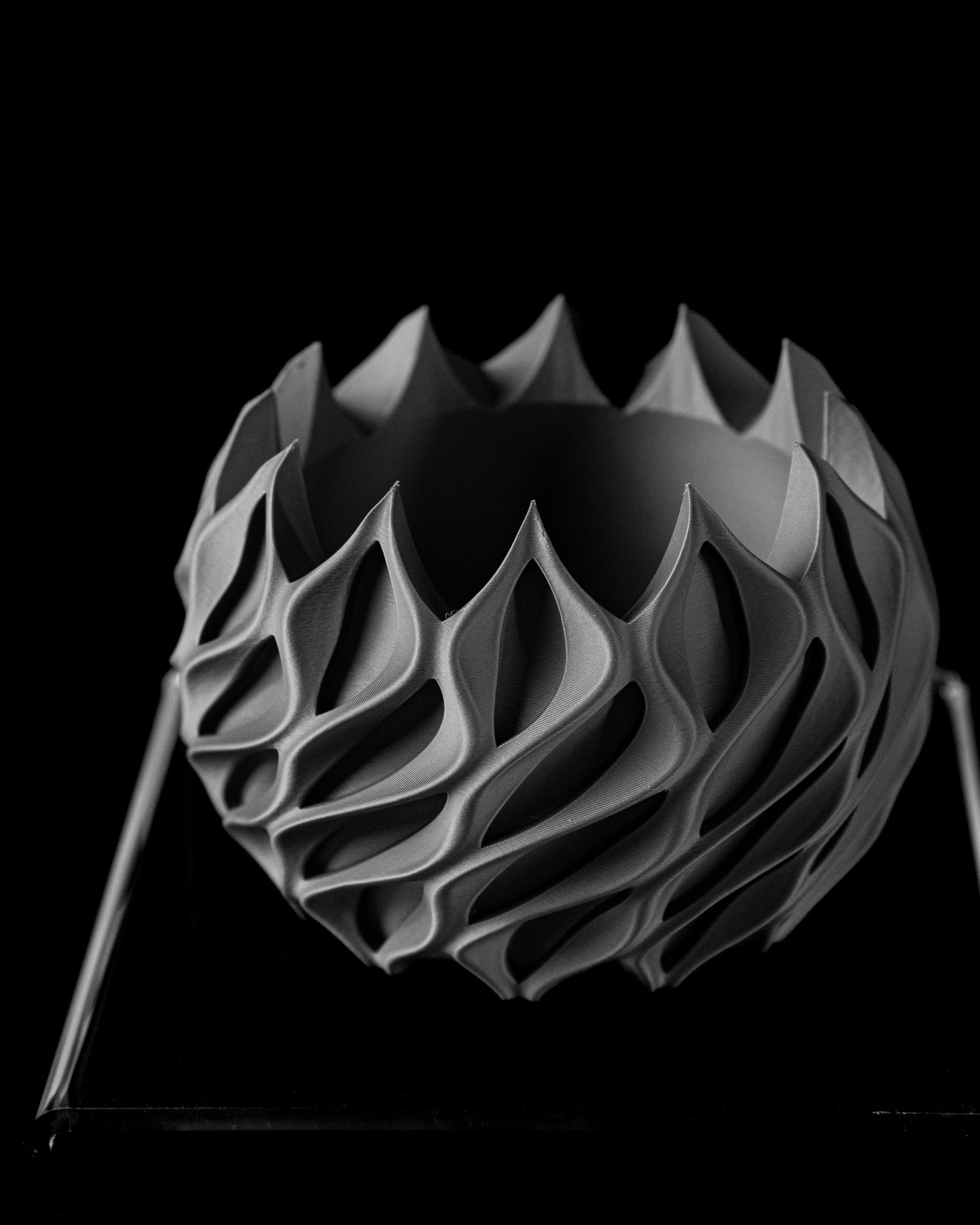 Twisted interior Planter Pot