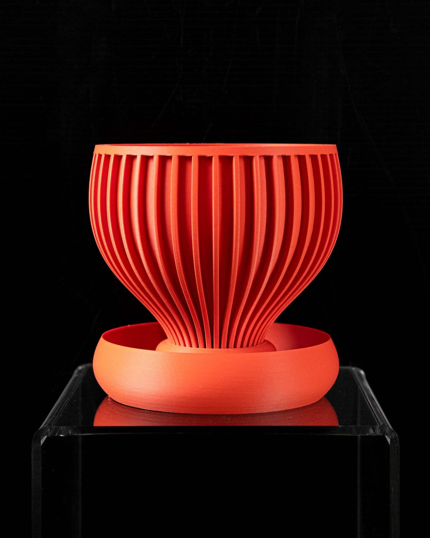 Yin interior planter