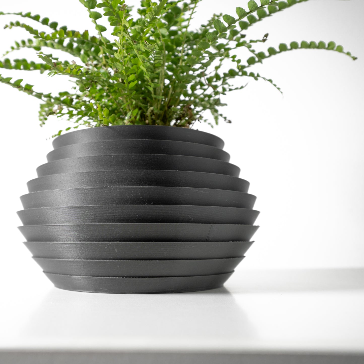 The Harno Interior Planter Pot with Drainage Tray