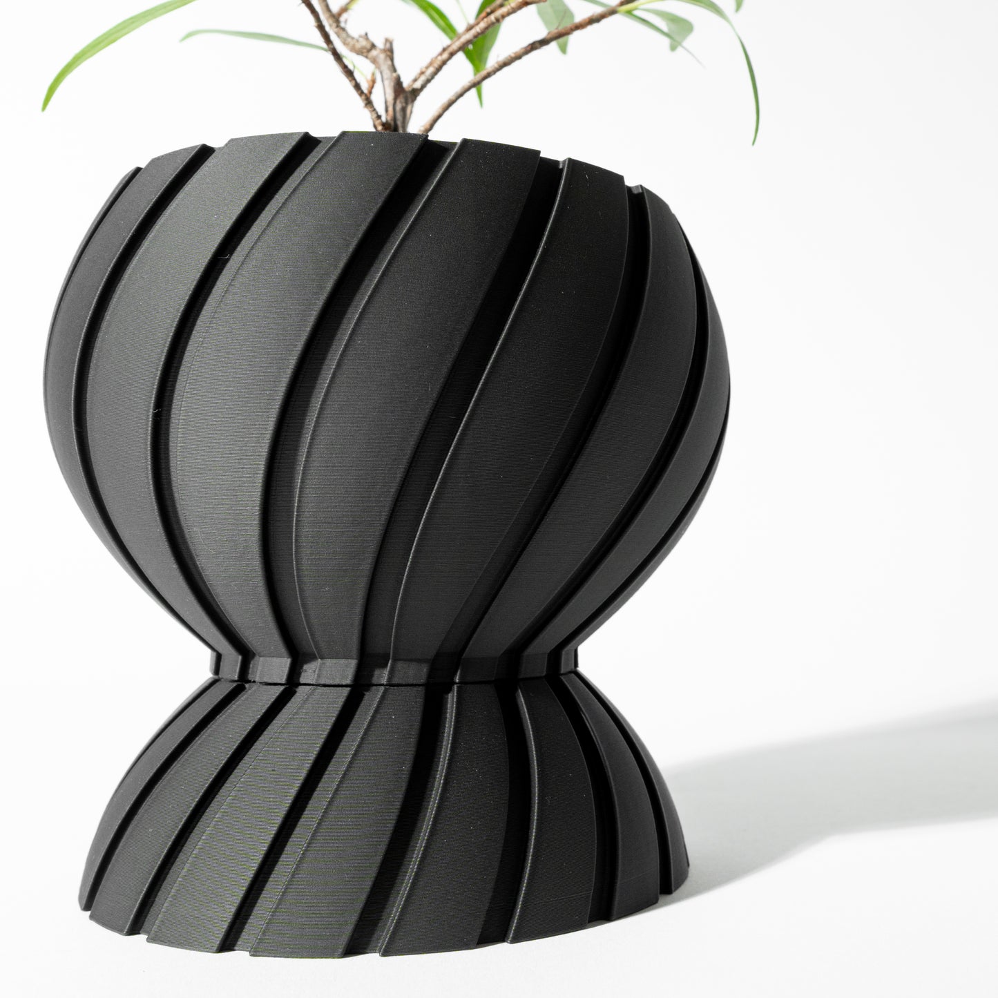 The Maki Interior Planter Pot