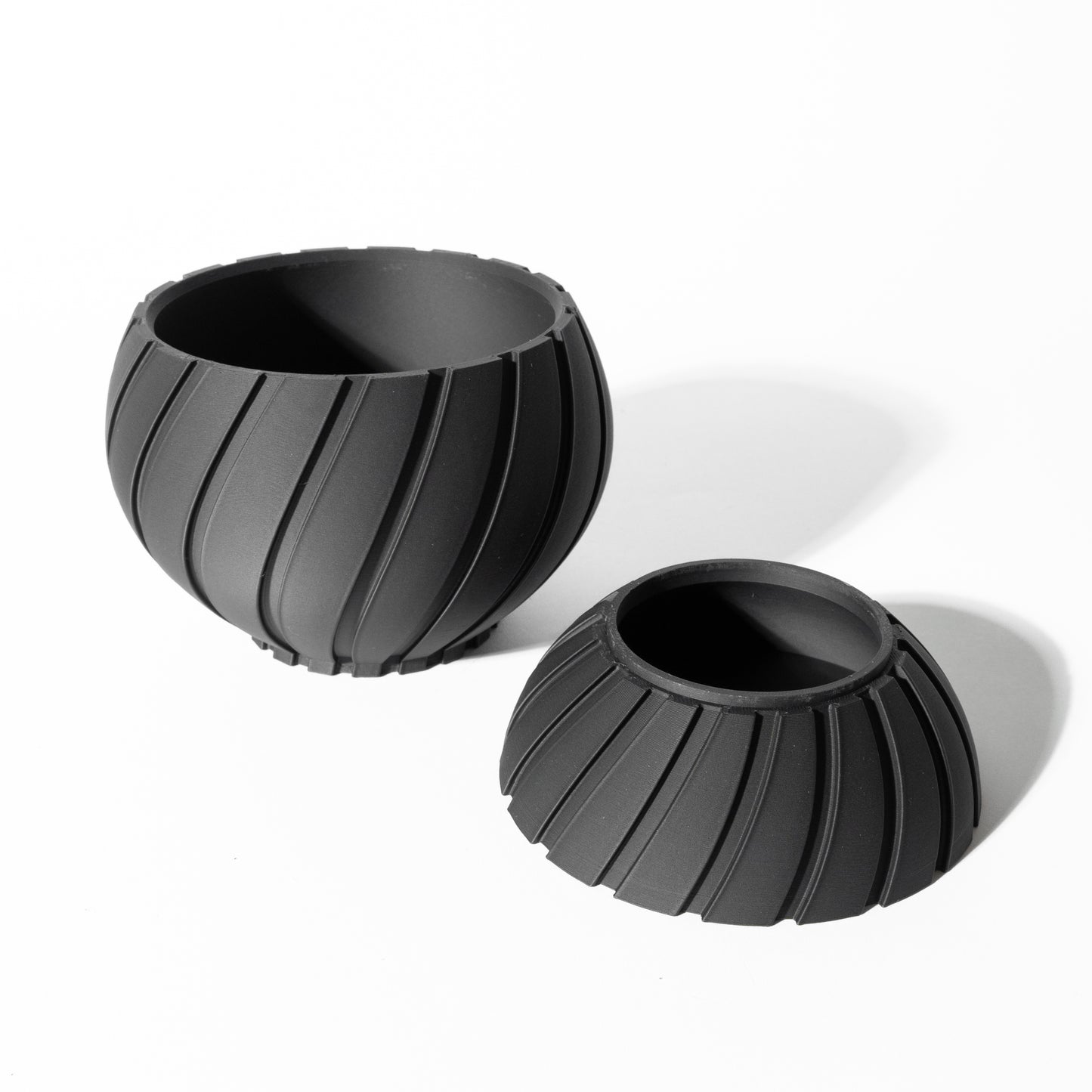 The Maki Interior Planter Pot