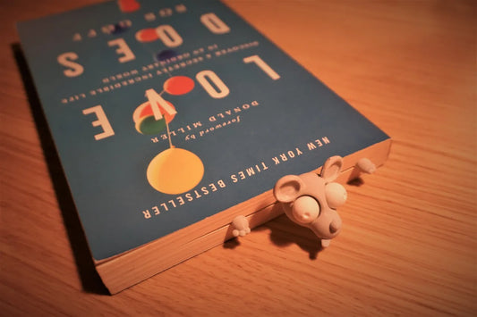 Flat mouse bookmark