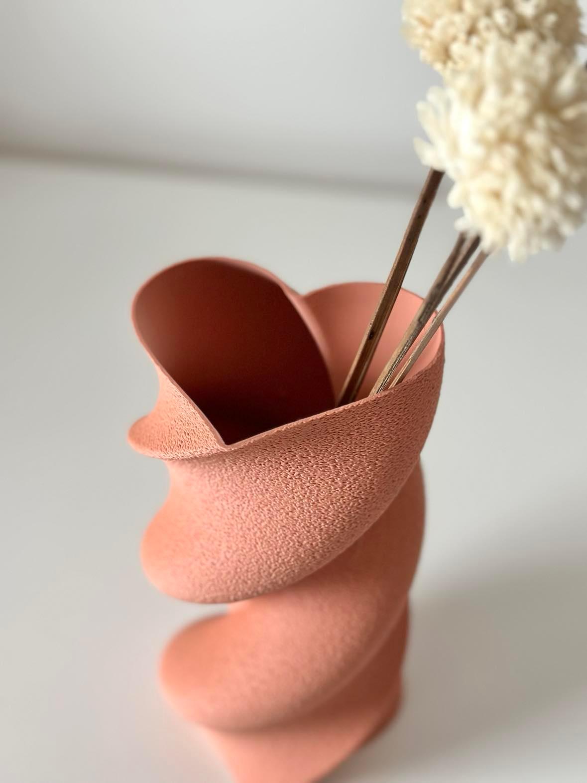 HEART TWIST vase