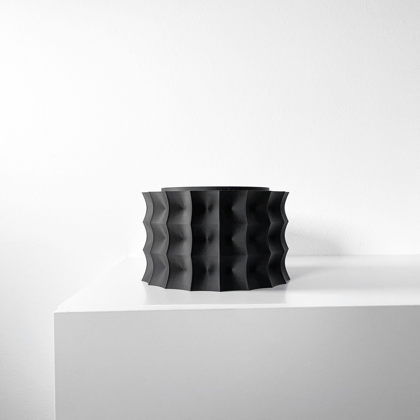 The Kivern Interior Planter Pot with Drainage Tray