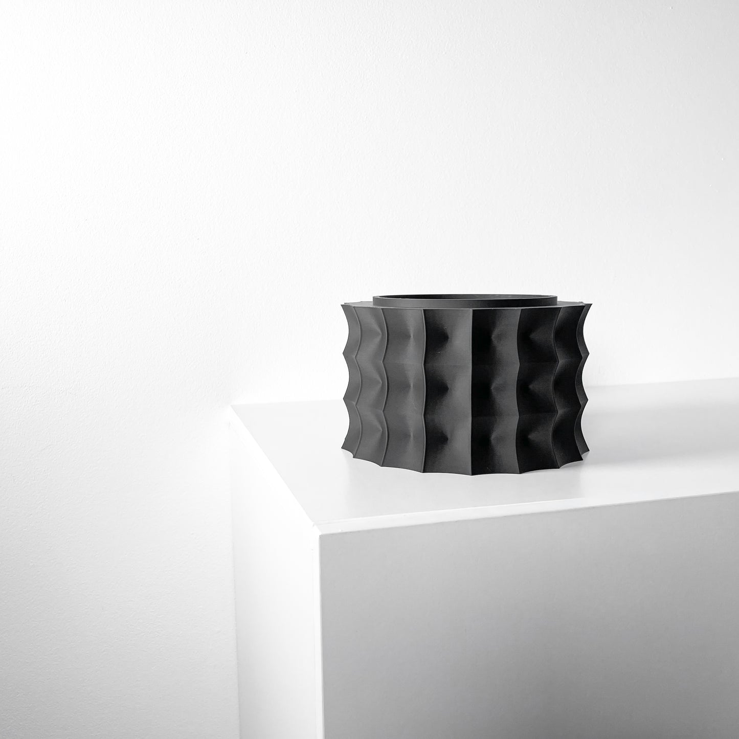 The Kivern Interior Planter Pot with Drainage Tray