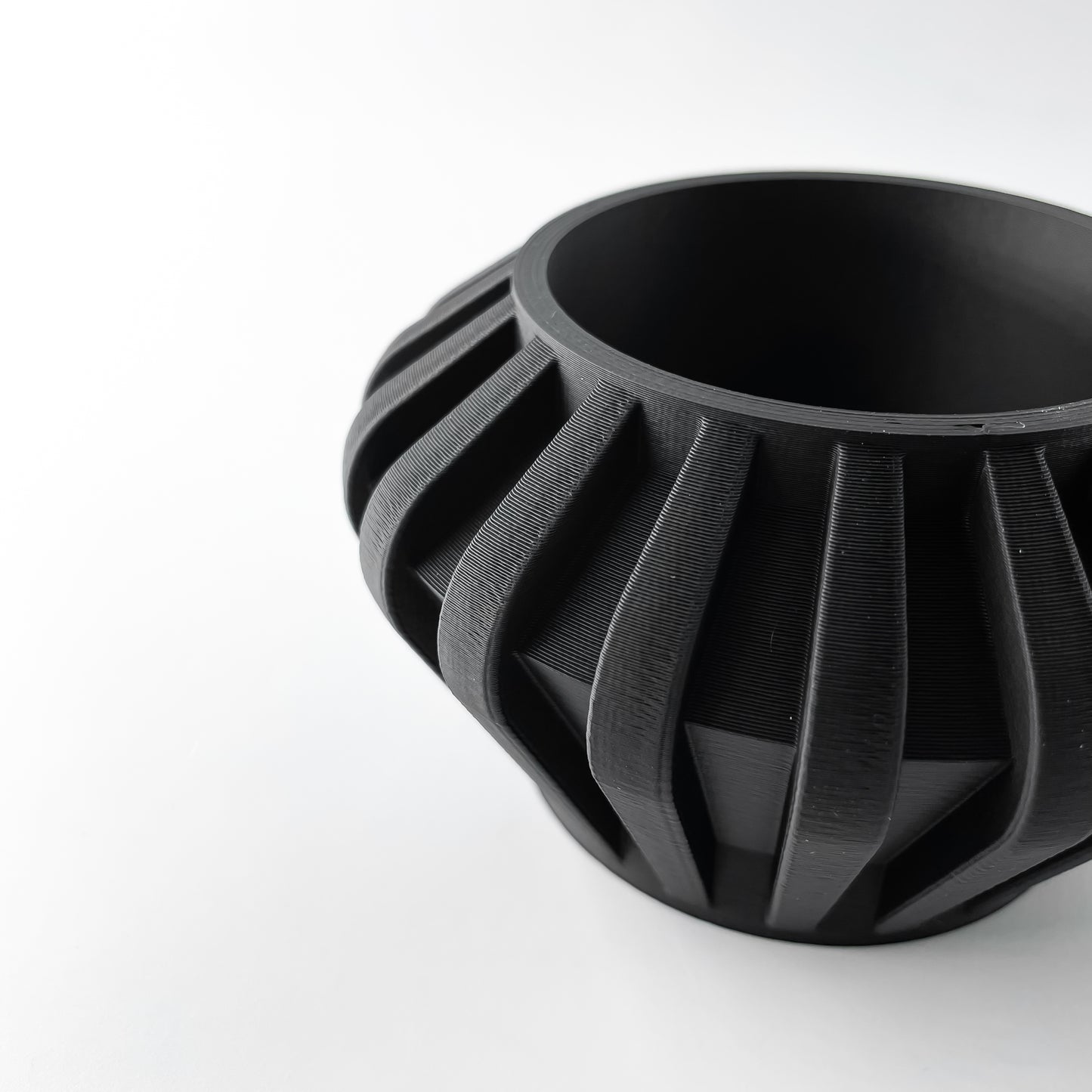 The Hino Interior Planter Pot with Drainage Tray
