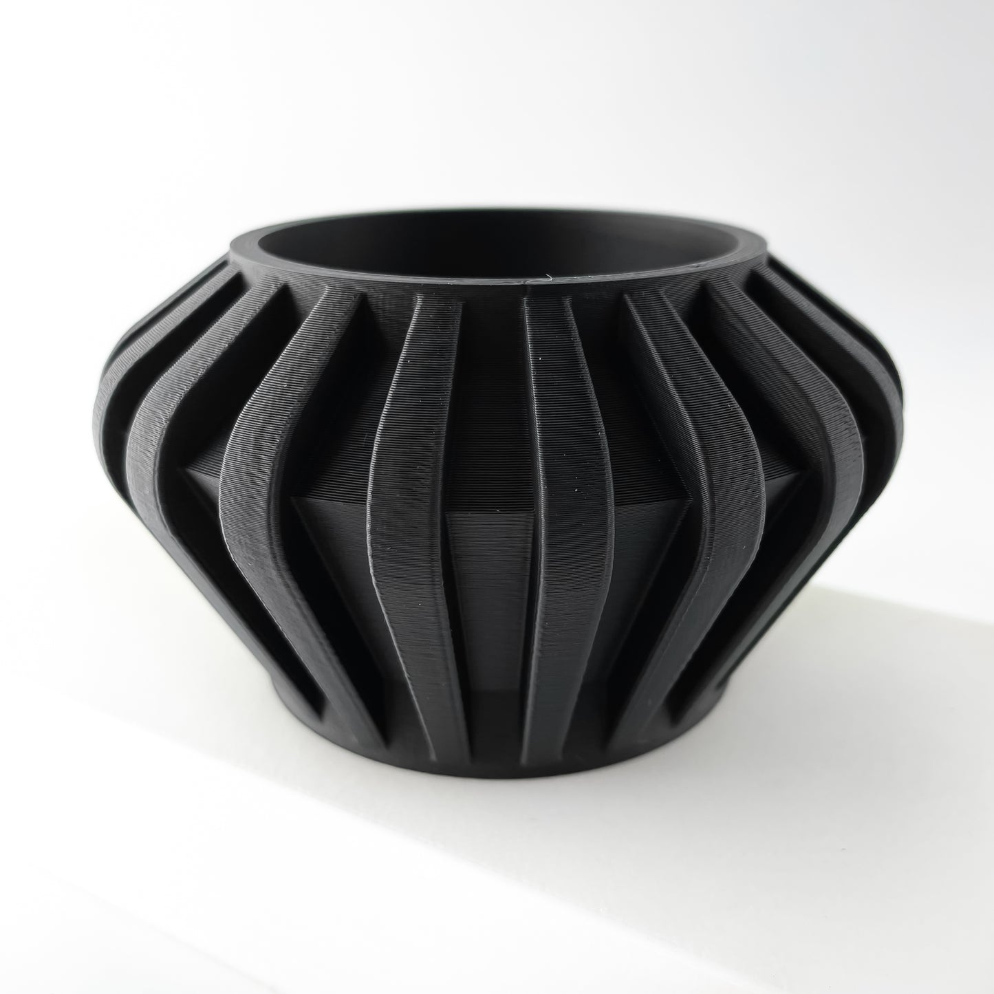 The Hino Interior Planter Pot with Drainage Tray