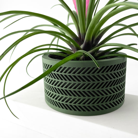 The Quen Interior Planter Pot with Drainage Tray