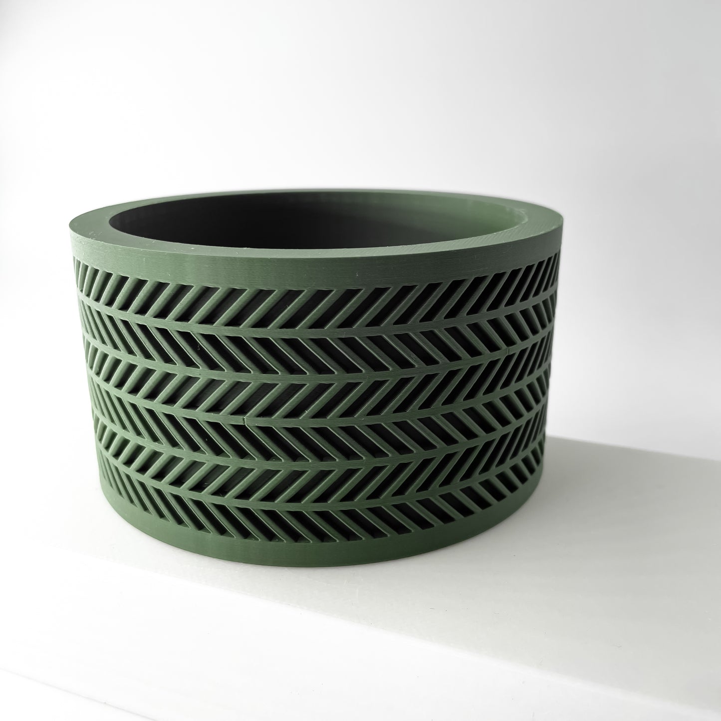 The Quen Interior Planter Pot with Drainage Tray