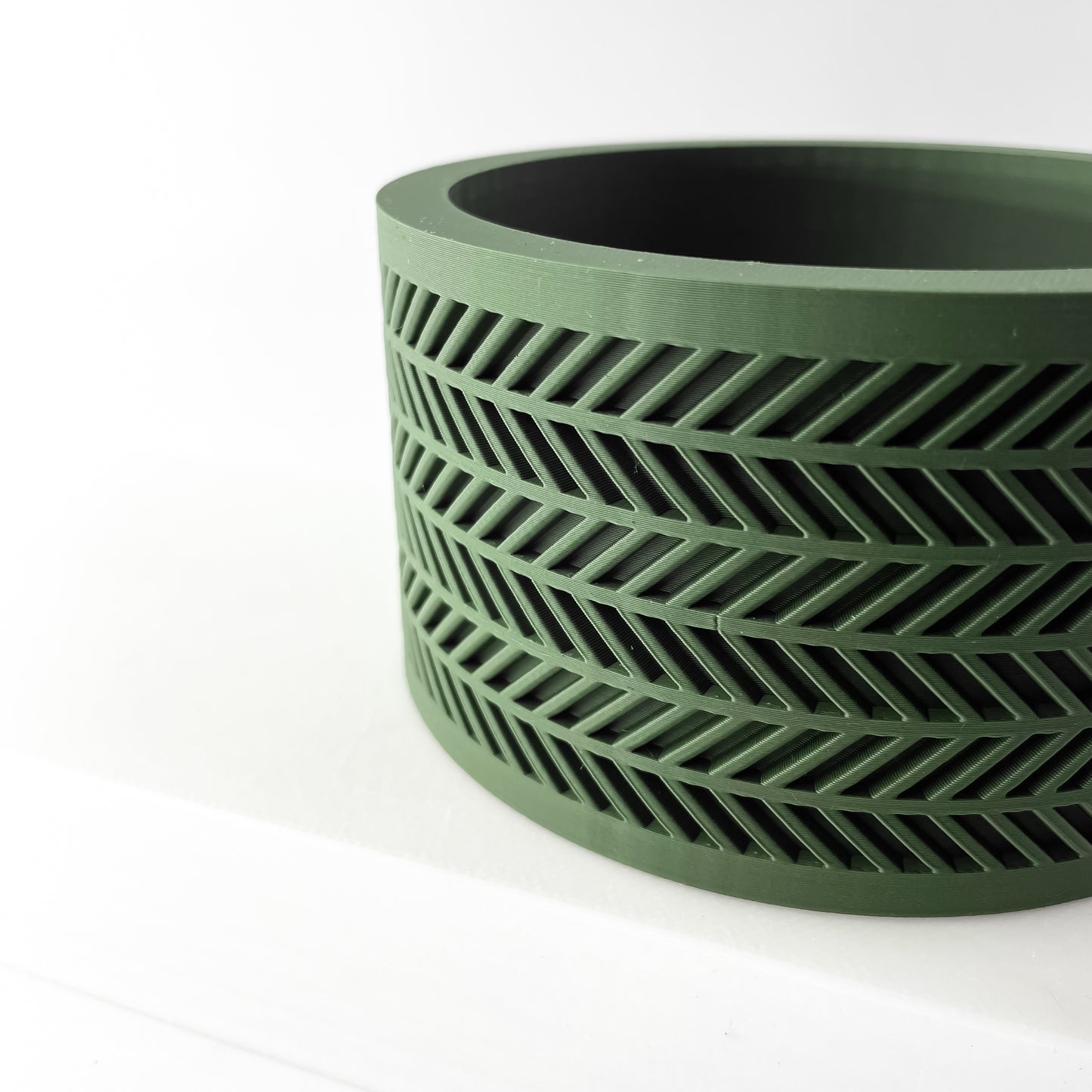 The Quen Interior Planter Pot with Drainage Tray
