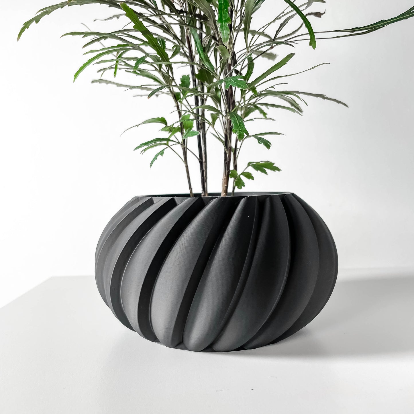 The Oro Interior Planter Pot with Drainage Tray