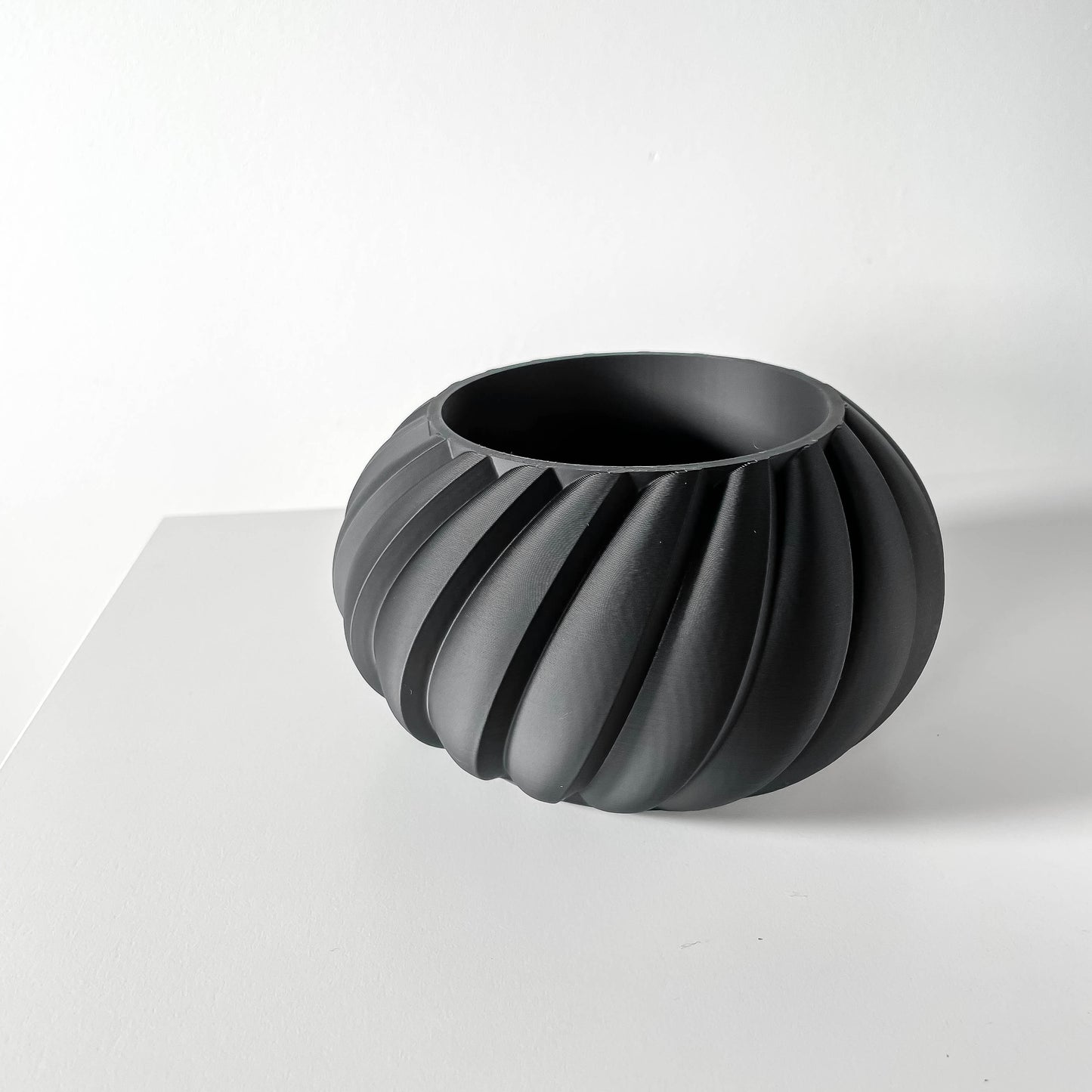 The Oro Interior Planter Pot with Drainage Tray