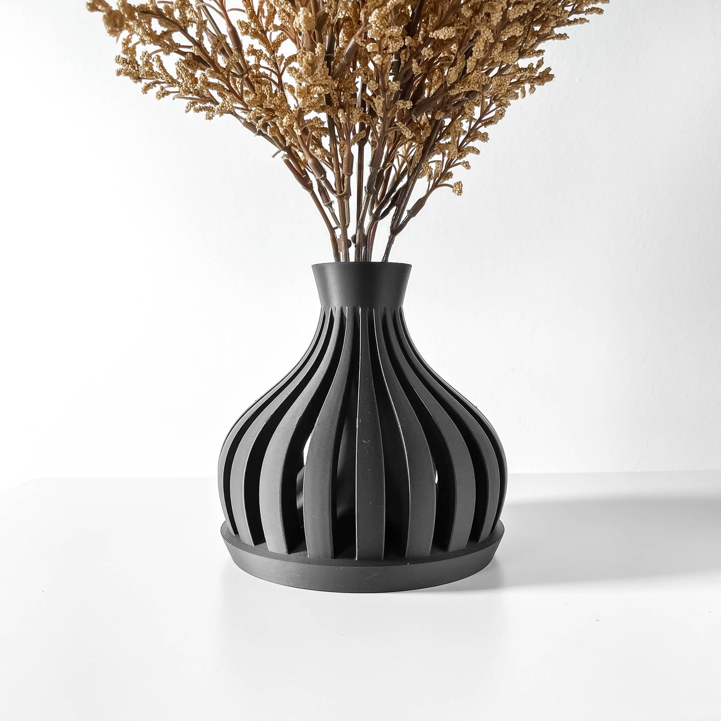 The Luni Short Vase