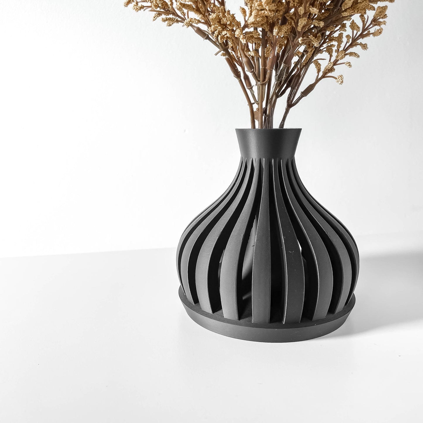 The Luni Short Vase
