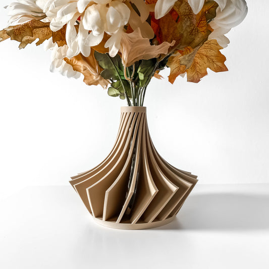 The Kario Short Vase