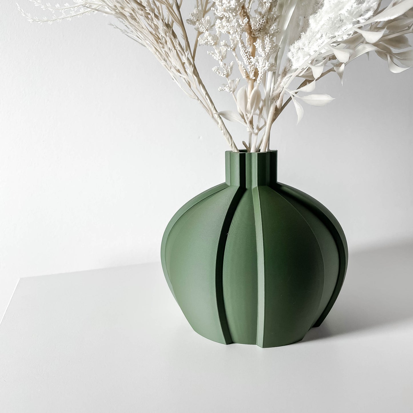 The Yomu Short Vase